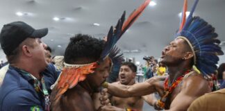 Βραζιλία: Διαδηλωτές εισέβαλαν στον χώρο που φιλοξενεί τη Διάσκεψη του ΟΗΕ για την Κλιματική Αλλαγή Screenshot 2025 11 13