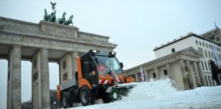 Χιόνι μπροστά από την Πύλη του Βρανδεμβούργου Screenshot 2025 11 25