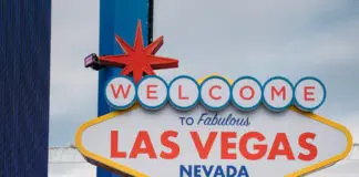 H Alba Larsen φοράει TOMMY HILFIGER στον τελικό του F1 ACADEMY™ Tommy Hilfiger F1Academy AlbaLarsenLIDS 2661 Vegas F1 Academy November