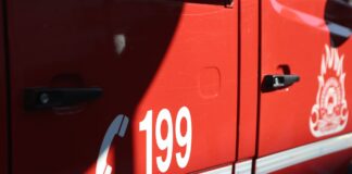 Φωτιά σε εγκαταλελειμμένο κτίριο στο κέντρο της Αθήνας Apeilh vomba