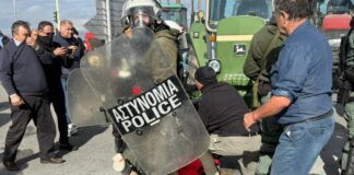 Επεισόδια στα μπλόκα των αγροτών με την Αστυνομία: Χημικά σε Νίκαια και Πλατύκαμπο – Δείτε φωτό Astynomia platykampos2