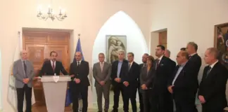 Έπεσαν οι υπογραφές για την κατ’ αρχήν συμφωνία για την ΑΤΑ Ata simfwnia 1024x735