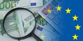 Bank of America: Τα νέα δεδομένα στην αγορά τιτλοφορήσεων στην Ευρώπη Business,Concept,,Calculator,And,Magnifying,Glass,On,Euro,Banknotes