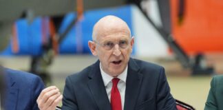 Βρετανός υπ. Άμυνας: Ρωσικό κατασκοπευτικό πλοίο εντοπίστηκε κοντά στα βρετανικά ύδατα Bretania tzon xili figaro rosia