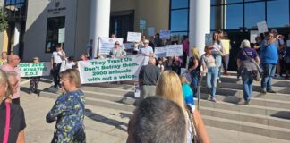 Διαμαρτυρία στην Πάφο για απομάκρυνση του Καταφυγίου Ζώων Cache 1300x500 Analog medium 1350447 484375 25 11 14