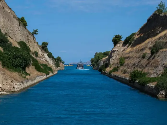 Eurokiniss dioruga korinthos.jpg