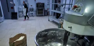 Δαμάσι: Πώς εγκλωβίστηκε η 49χρονη σε μηχάνημα ζυμώματος του αρτοποιείου της – Την βρήκε πελάτισσα Eurokinissi fournos.jpg