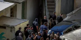 Ξεσπά η μητέρα του Φανούρη Καργάκη: «Εκτέλεσαν εν ψυχρώ τον γιο μου – Να φύγουν από το χωριό» Eurokinissi vorizia 0.jpg