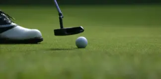 Γιατί το μπαλάκι του γκολφ βγαίνει από την τρύπα ενώ φαίνεται να έχει μπει μέσα; Gkolf