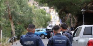 Βορίζια: Με ανιχνευτή μετάλλων η εξόδιος ακολουθία για την 56χρονη στα Χανιά Makeleio sta vorizia 696x464