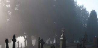 Εταιρία έστειλε συλλυπητήρια κατά λάθος σε περισσότερους από 500 εν ζωή ανθρώπους Nekrotafeio