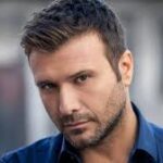 Ποινή φυλάκισης 18 μηνών για τη γυναίκα που παρακολουθούσε επίμονα τον Γιάννη Πλούταρχο Ploutarxos