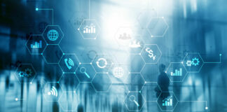 Ενίσχυση ψηφιακής διακυβέρνησης και συνδεσιμότητας καταγράφει έκθεση για Κύπρο Double exposure mixed media. diagrams and icons on hologram screen. business people and modern city on background.