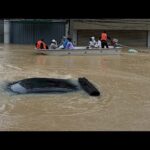 Ταϊλάνδη: Σφοδρές βροχοπτώσεις προκαλούν σοβαρές πλημμύρες στις νότιες επαρχίες 359423