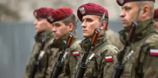 Η Πολωνία αναβαθμίζει τον στρατό της – Εκπαιδεύει 400.000 άτομα μέσα στο 2026 Shutterstock poland army.jpg