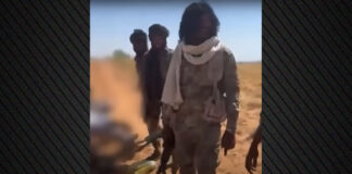 Σουδάν: Σοκαριστικό βίντεο με ένοπλο να σκοτώνει άοπλο και να χαμογελά στην κάμερα – Συνεχίζονται οι σφαγές αμάχων Soudan fonos