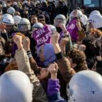 Τουρκία: Πορείες για την ημέρα εξάλειψης της βίας κατά των γυναικών Tourkia diadilwsi 696x422