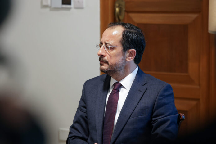 Πρόεδρος της Δημοκρατίας – Επίτρο