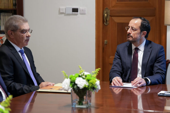 Πρόεδρος της Δημοκρατίας – Επίτρο