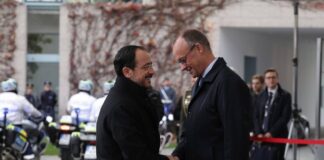 Με στρατιωτικές τιμές υποδέχθηκε τον ΠτΔ ο Γερμανός Καγκελάριος Xristodoulidis merzz