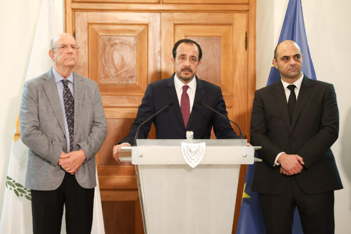 Πρόεδρος της Δημοκρατίας – Συμφων