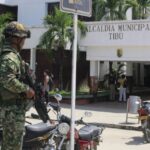 Κολομβία: Επίθεση σε βάση των ενόπλων δυνάμεων – Τουλάχιστον 4 στρατιωτικοί νεκροί COLOMBIA 1 696x429