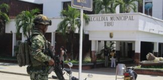 Κολομβία: Επίθεση σε βάση των ενόπλων δυνάμεων – Τουλάχιστον 4 στρατιωτικοί νεκροί COLOMBIA 1 696x429