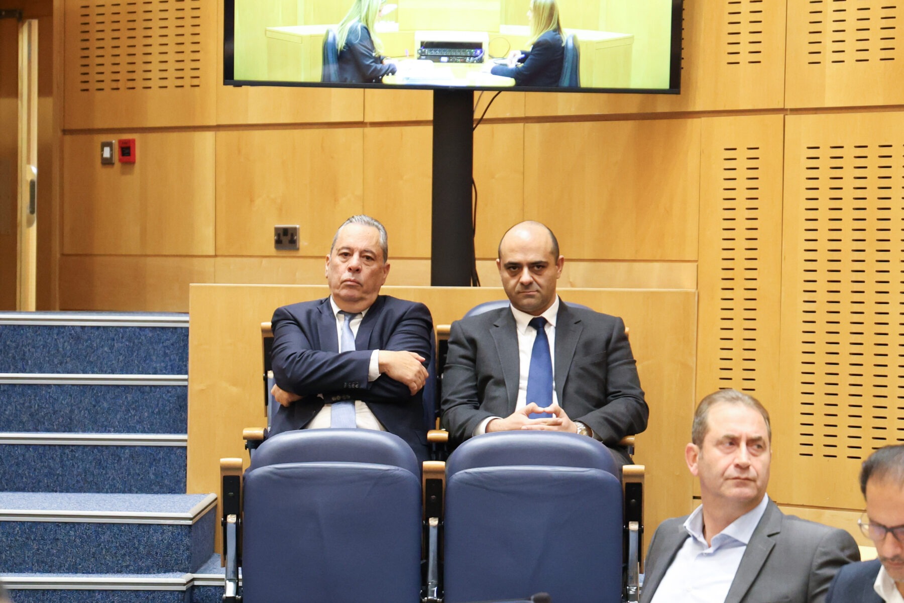 Υπουργός Οικονομικών – Ομιλία ενώ