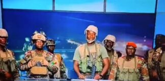 Πραξικόπημα σε live μετάδοση στο Μπενίν: Στρατιώτες ανακοίνωσαν ότι ανέτρεψαν τον πρόεδρο και «βασιλιά του βαμβακιού» MPENIN