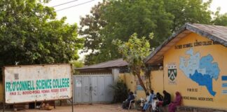 Νιγηρία: Απελευθερώνονται 100 μαθητές από τους 265 που είχαν απαχθεί Nigeria apagogi 696x464