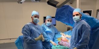 Πρωτοποριακή Επέμβαση στο American: Βιονικό χέρι χαρίζει ξανά το χαμόγελο σε ασθενή μετά από ακρωτηριασμό Pic