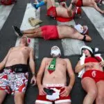 Άγιοι Βασίληδες κατέκλυσαν τους δρόμους της Βουδαπέστης Screenshot 2025 12 16