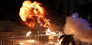 Αντικυβερνητική διαδήλωση στα Τίρανα Screenshot 2025 12 29