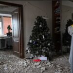 Χριστουγεννιάτικο δέντρο σε ένα κατεστραμμένο σπίτι στην Ουκρανία Screenshot 2025 12 30 102547.webp