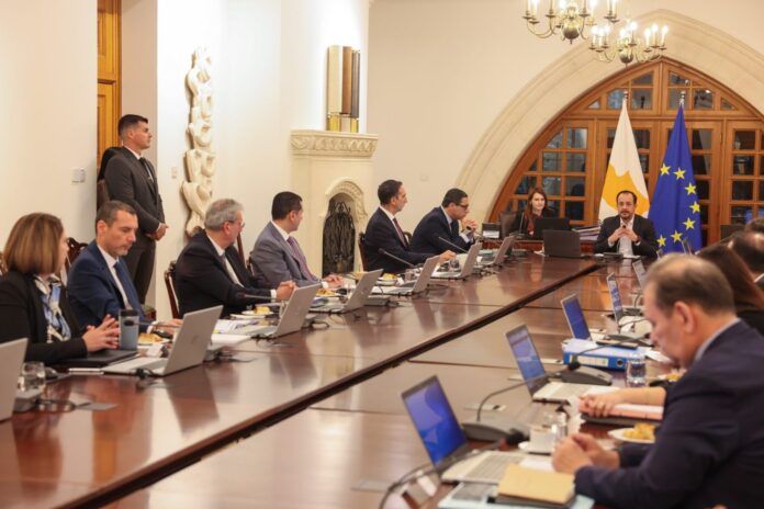 Ypourgiko 10122025 1920x1280