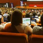 Amfitheatro panepistimio arthro