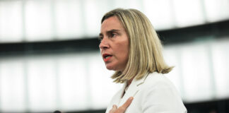 Ελεύθερη υπό όρους η Μογκερίνι – Της απαγγέλθηκαν κατηγορίες περί «ευνοιοκρατίας» Screenshot