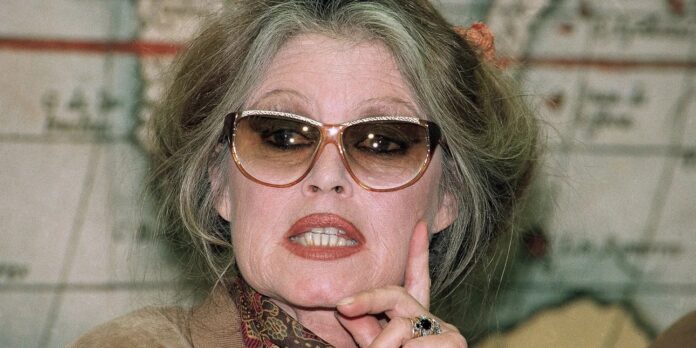 Bardot me gyalia iliou