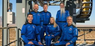 Ο πρώτος άνθρωπος σε αναπηρικό αμαξίδιο ταξίδεψε στο διάστημα Blue origin 696x365