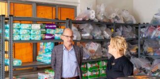 Σε δικαιούχους Χριστουγεννιάτικα πακέτα Κοινωνικού Παντοπωλείου Δήμου Λεμεσού Cache 500x500 9558220 1931055