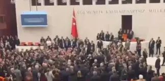 Ξύλο στην τουρκική Βουλή κατά την ολοκλήρωση συζητήσεων για προϋπολογισμό 2026 (ΒΙΝΤΕΟ) Capture11 3.jpg