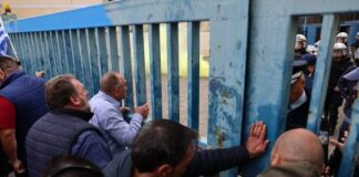 Απεργία ταξί: Ένταση έξω από το υπουργείο Μεταφορών Entash 696x464