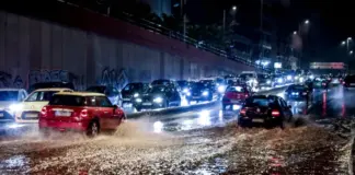 Σαρώνει την Ελλάδα η κακοκαιρία Byron – Καταιγίδες, κεραυνοί, πλημμύρες και κλειστά σχολεία Eurokinissikakokairia.jpg