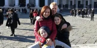 Χριστουγεννιάτικη τραγωδία στην Ιταλία: Μητέρα και κόρη έπαθαν τροφική δηλητήριαση σε δείπνο και πέθαναν Italia oikogeneia