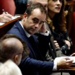 Ο Λεκορνί ρισκάρει: Προϋπολογισμός στη Γαλλία χωρίς πλειοψηφία στην Εθνοσυνέλευση Lecornu 696x464