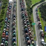 Κινδυνεύει με «ανάφλεξη» το αγροτικό μέτωπο στην Ελλάδα Mploko agroton 696x522