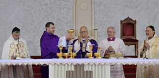 Ο Πάπας καλεί από τον Λίβανο σε τερματισμό εχθροπραξιών Pope Leo XIV visits Lebanon