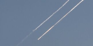 Ιράν: Πυραυλικές ασκήσεις σε ιρανικές πόλεις – Ανησυχία Ισραήλ Piravloi iran696x464