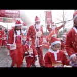 Οι δρόμοι της Βουδαπέστης γεμίζουν από δρομείς για το Santa Run 361431