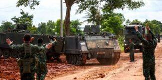 Αξιωματούχοι Καμπότζης – Ταϊλάνδης θα συζητήσουν για πιθανή εκεχειρία Tailandi kampotzi 2 696x464